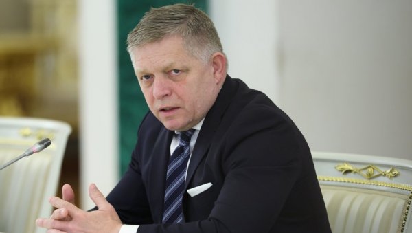ЕУ ПАТИ ОД ЛИЦЕМЕРЈА И ХИСТЕРИЈЕ: Словачки премијер брутално испрозивао Европску унију ЕУ ПАТИ ОД ЛИЦЕМЕРЈА И ХИСТЕРИЈЕ: Словачки премијер брутално испрозивао Европску унију