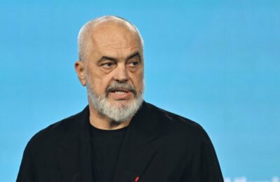 “Spreman sam za razgovor sa svima koji to žele” Edi Rama pozvao učesnike protesta za pregovarački sto
