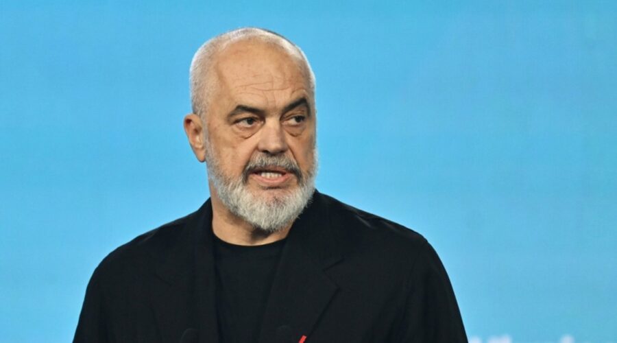 “Spreman sam za razgovor sa svima koji to žele” Edi Rama pozvao učesnike protesta za pregovarački sto