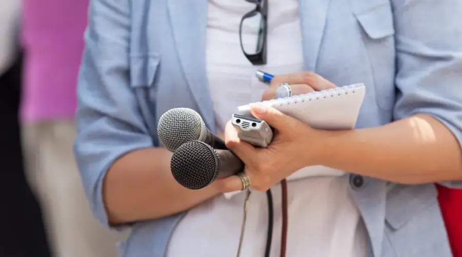 Stalna radna grupa za bezbednost novinara: Hitno omogućiti novinarima praćenje rada izbornih komisija i utvrditi odgovornost za njihovo ometanje