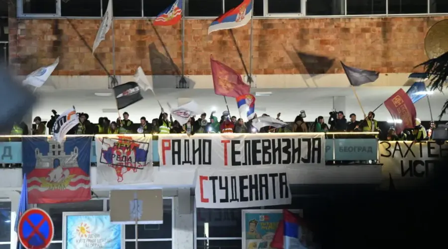 Studenti FDU u blokadi prozvali RTS: “Događaj se desio ispred vaše kuće, a niste ga snimili”