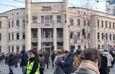 Studenti danas poslednji put organizuju 16 minuta tišine ispred Pravnog fakulteta u Beogradu | Srpska dijaspora
