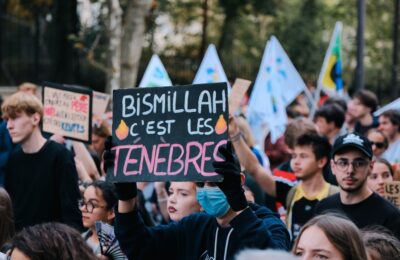 Studenti nastavljaju proteste u Francuskoj! Vlada ponudila nove mere, ali ključni zahtevi nisu ispunjeni