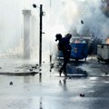 Sukobi u Tirani: Demonstranti bacali Molotovljeve koktele na policiju, traže ostavku Rame (video)