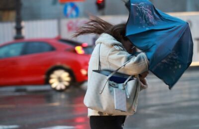 TEMPERATURA PADA ZA 10 STEPENI: Ovog datuma stižu pljuskovi – duvaće i jak vetar