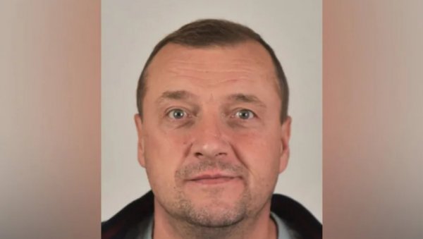 ТРГОВИНА ЉУДИМА И МИЛИОНСКА УТАЈА ПОРЕЗА: Заплињено 14 милиона цигарета и 44 тоне дувана - полиција тражи Симеона М. ТРГОВИНА ЉУДИМА И МИЛИОНСКА УТАЈА ПОРЕЗА: Заплињено 14 милиона цигарета и 44 тоне дувана - полиција тражи Симеона М.