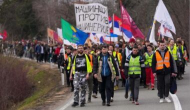 TRI KOLONE, MILIONI KORAKA I JEDAN CILJ: Studenti pešače ka Beogradu uoči velikog skupa 22. oktobra!
