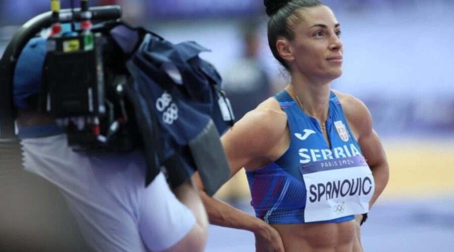 TRI SRCA IVANE ŠPANOVIĆ ZA STUDENTE: Atletska šampionka reagovala na fotke studenata koji pešače ka Beogradu!