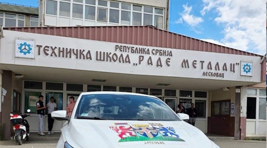 Tehnička škola „Rade Metalac“ dobila novo vozilo
