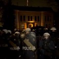 Tenzije oko Ustavnog suda Poljske, predsednik te institucije suspendovan: prisutna policija, Navrocki stigao u zemlju