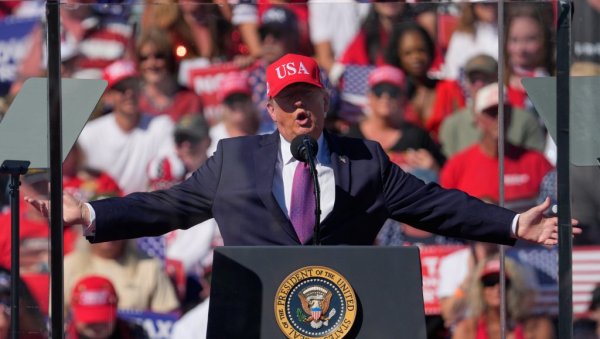 ТО НИСМО БИЛИ МИ! Трамп демантовао да су он или Маск ограничили Украјини приступ „Старшилду“