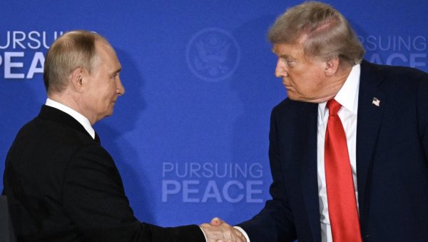 ТРАМП И ЕВРОПА ПРИПРЕМАЈУ ПЛАН ЗА ОКОНЧАЊЕ РАТА: Путину нуде незамислив договор ТРАМП И ЕВРОПА ПРИПРЕМАЈУ ПЛАН ЗА ОКОНЧАЊЕ РАТА: Путину нуде незамислив договор