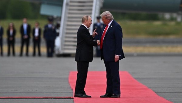 ЗАОКРЕТ АМЕРИКЕ: Трамп и Путин договорили увоз руског дизела у САД – Брисел остао у сопственој замци санкција ЗАОКРЕТ АМЕРИКЕ: Трамп и Путин договорили увоз руског дизела у САД – Брисел остао у сопственој замци санкција
