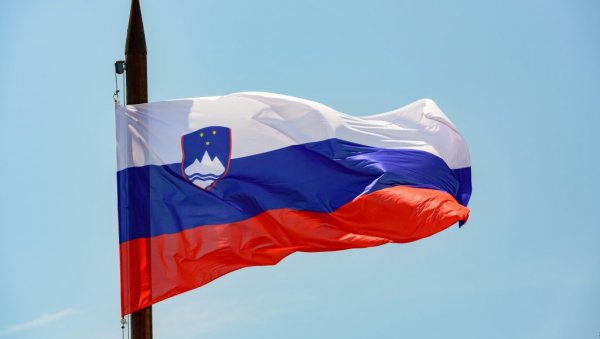 НАПЕТО У СЛОВЕНИЈИ: Сутра 4 важна реферндума пред грађанима НАПЕТО У СЛОВЕНИЈИ: Сутра 4 важна реферндума пред грађанима