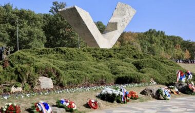 U Šumaricama obeležen veliki školski čas: Sećanje na nevine žrtve kragujevačke tragedije