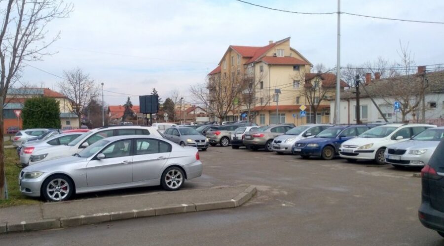 U planu javni parking na uglu Bosanske i Šumadijske ulice