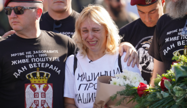 “UBILI SU MI SINA KORUPCIJOM, ALI NE MOGU DA ME UĆUTKAJU”: Britanski Telegraf posvetio čitav tekst Dijani Hrki i najavio istorijske izbore u Srbiji!