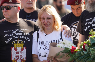 “UBILI SU MI SINA KORUPCIJOM, ALI NE MOGU DA ME UĆUTKAJU”: Britanski Telegraf posvetio čitav tekst Dijani Hrki i najavio istorijske izbore u Srbiji!