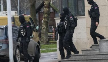 UKP UPAO U MINISTARSTVO GRAĐEVINARSTVA: Policija češlja prostorije zbog sumnje na uništavanje dokumentacije!