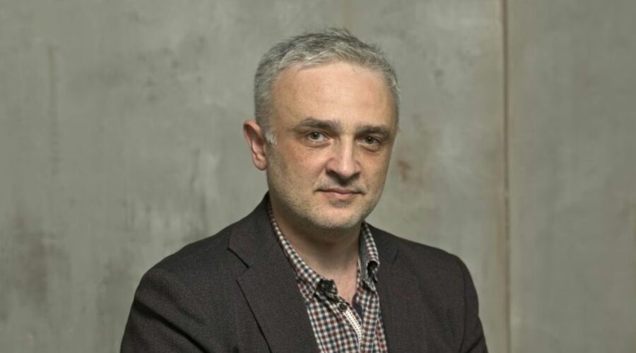 UREDNIK NOVE ZA SERBIAN TIMES: „Voziću dostavu i raditi u bravarskoj radionici, ali svoju decu i savest neću izdati!“