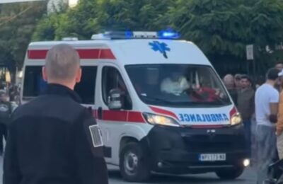 UŽAS U NOVOM PAZARU: Devojka (23) pala sa zgrade, majka skočila za njom! (VIDEO)