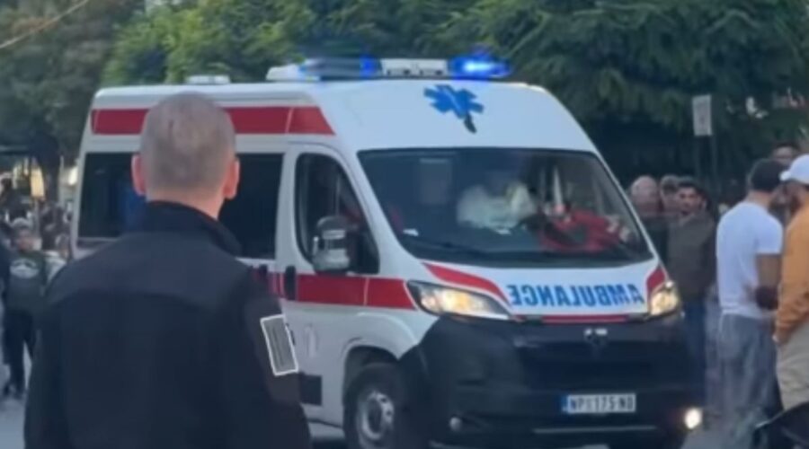 UŽAS U NOVOM PAZARU: Devojka (23) pala sa zgrade, majka skočila za njom! (VIDEO)