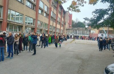 (UŽIVO) Danas se glasa, vanredni parlamentarni izbori u Srbiji, veliki redovi ispred biračkih mesta u Beogradu i Novom Sadu, dijaspori… | Srpska dijaspora