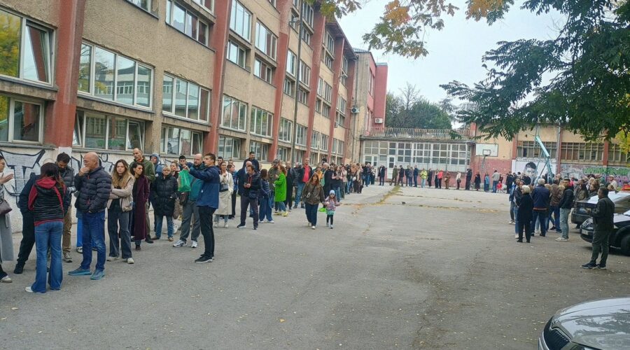 (UŽIVO) Danas se glasa, vanredni parlamentarni izbori u Srbiji, veliki redovi ispred biračkih mesta u Beogradu i Novom Sadu, dijaspori… | Srpska dijaspora