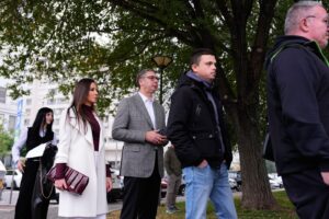 (UŽIVO) Poslednji sat glasanja, rekordna izlaznost, prošli izbori nadmašeni još u 17h | Srpska dijaspora