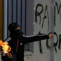 Učesnici protesta u Tirani bacali Molotovljeve koktele i kamenice na policiju