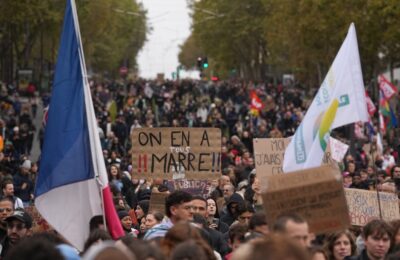 Uživo: Sukobi u Francuskoj! Gore ulice Pariza, Monpeljea, Marselja, Nice… Bije ko koga stigne!