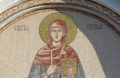 VELIKI CRKVENI PRAZNIK: Svetu Petku svi poštuju, a evo šta uraditi da vam u domu budu mir i ljubav!