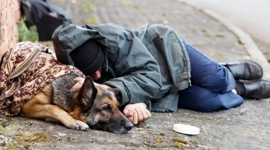 VELIKI PROBLEM BESKUĆNIŠTVA SAMO U BEOGRADU: 2.500 ljudi bez krova nad glavom, prihvatilište ne radi 500 dana, a zima na pragu!