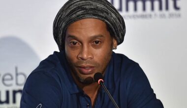 VEST KOJU NIKO NIJE OČEKIVAO: Ronaldinjo se vraća iz penzije i ponovo obuva kopačke posle 11 godina!