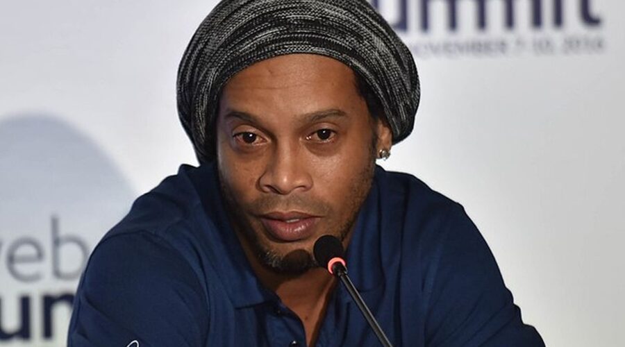 VEST KOJU NIKO NIJE OČEKIVAO: Ronaldinjo se vraća iz penzije i ponovo obuva kopačke posle 11 godina!