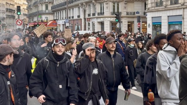 ВОДЕНИ ТОПОВИ У НИЦИ: Демонстрације широм Француске