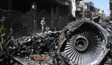 VOJNA VEŽBA ZAVRŠENA TRAGEDIJOM: Dva pilota poginula u padu aviona u Pakistanu!
