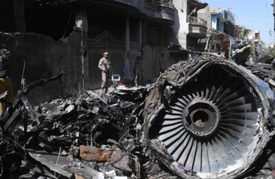 VOJNA VEŽBA ZAVRŠENA TRAGEDIJOM: Dva pilota poginula u padu aviona u Pakistanu!