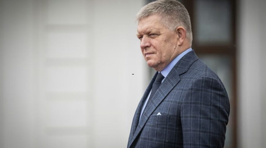 VUČIĆEV SPECIJALNI GOST OSTAO KOD KUĆE: Fico otkazao dolazak na miting SNS u Areni!