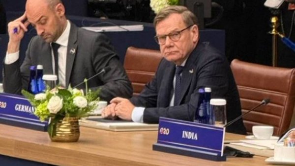 НЕЋЕ БИТИ ЗАЈЕДНИЧКЕ ФОТОГРАФИЈЕ: Вадефул на састанку Г20 одбио да буде усликан са Лавровом НЕЋЕ БИТИ ЗАЈЕДНИЧКЕ ФОТОГРАФИЈЕ: Вадефул на састанку Г20 одбио да буде усликан са Лавровом