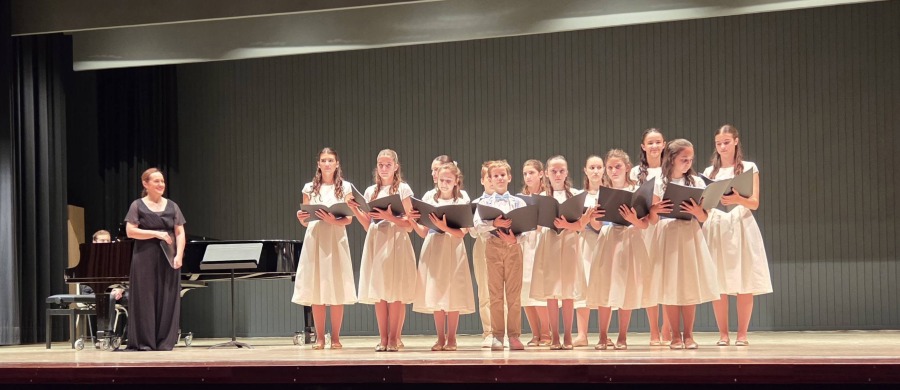 vece-pesme,-folklora-i-likovne-umetnosti-odrzano-u-kenicu vece-pesme,-folklora-i-likovne-umetnosti-odrzano-u-kenicu