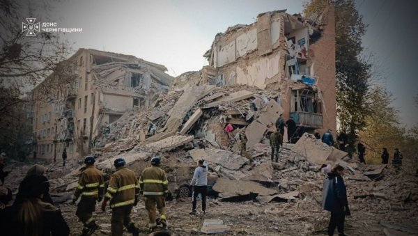 УКРАЈИНА БРУТАЛНО НАПАДНУТА НА ПУТИНОВ РОЂЕНДАН: Десетине мртвих широм земље, Зеленски очајан (ФОТО/ВИДЕО) УКРАЈИНА БРУТАЛНО НАПАДНУТА НА ПУТИНОВ РОЂЕНДАН: Десетине мртвих широм земље, Зеленски очајан (ФОТО/ВИДЕО)