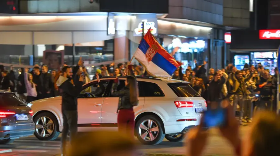Videli smo sve, ali je poruka bivšeg kapitena Srbije apsolutni hit pobede Studentske liste – slika govori više od hiljadu reči FOTO