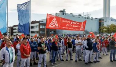 Više od 47.000 pozicija na udaru: Spor oko državne podrške rezovima u Folksvagenu | Srpska dijaspora