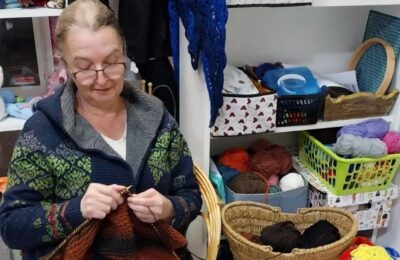 ZAMENILA BELI MANTIL PLETIVOM: Novosađanka Ružica već deset godina uspešno čuva stare zanate!