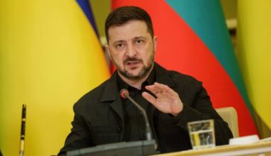 ZELENSKI NIJE ZADOVOLjAN TRAMPOVIM PONAŠANjEM: Šalje pregovarački tim u SAD, besan i zbog odluke EU