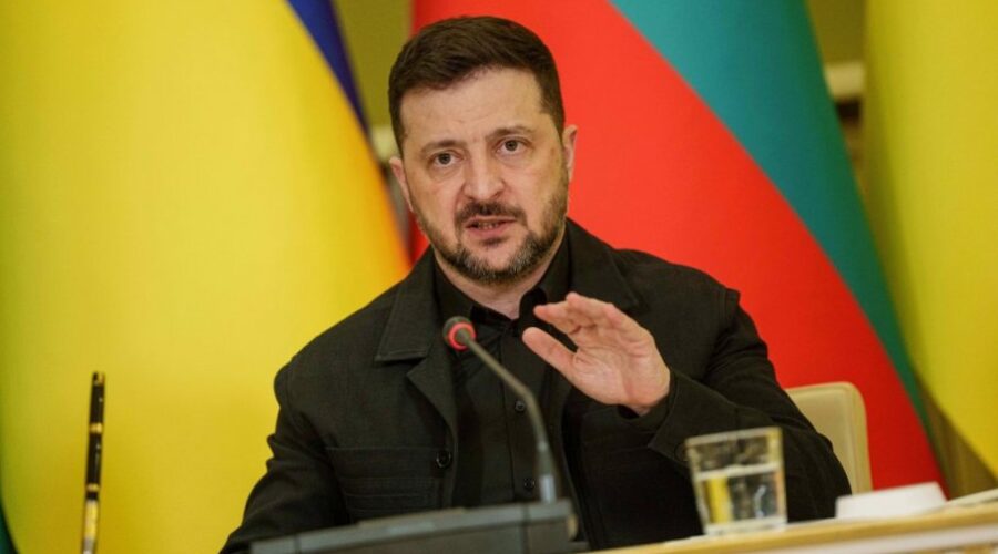 ZELENSKI NIJE ZADOVOLjAN TRAMPOVIM PONAŠANjEM: Šalje pregovarački tim u SAD, besan i zbog odluke EU