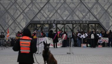 Zatvaraju se najpoznatiji pariški muzeji. Francuska pojačava bezbednosne mere uoči novih protesta.