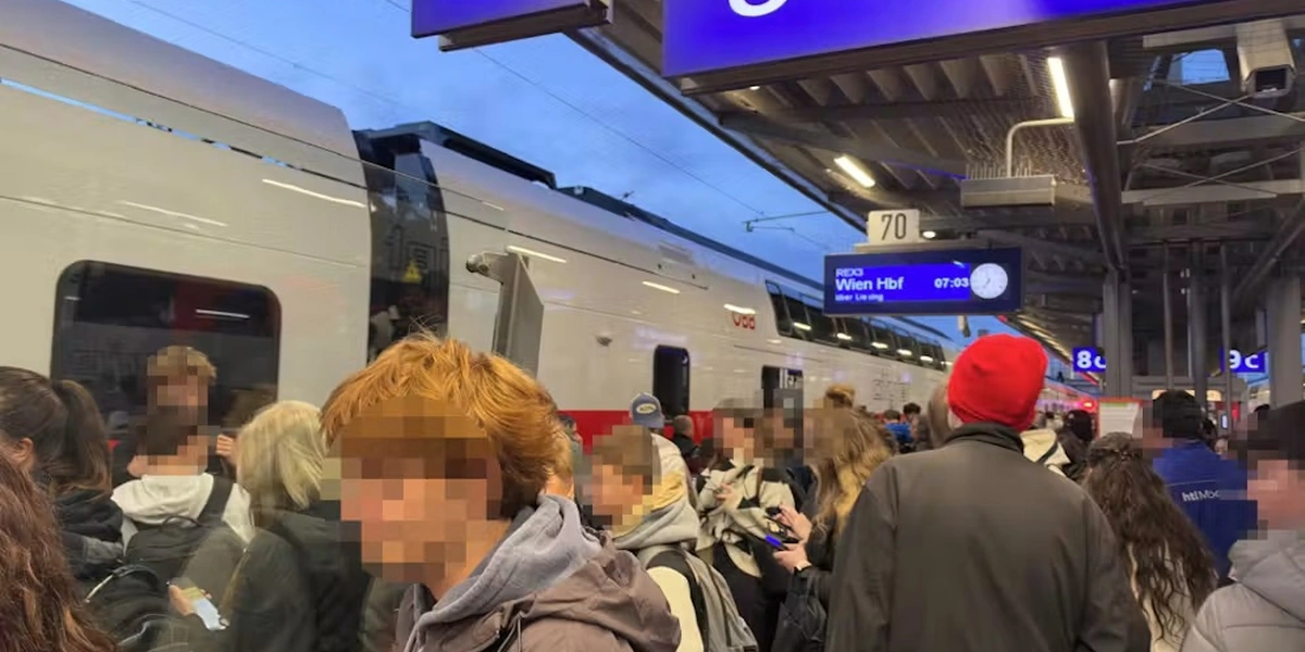 zeleznicki-kolaps-u-austriji:-dva-vagona-iskocila-iz-sina,-hiljade-putnika-blokirano zeleznicki-kolaps-u-austriji:-dva-vagona-iskocila-iz-sina,-hiljade-putnika-blokirano
