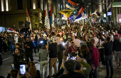“Zidovi padaju, režimi padaju – uz vas smo”: Evropske demokrate o jučerašnjem dočeku studenata i građana u Beogradu
